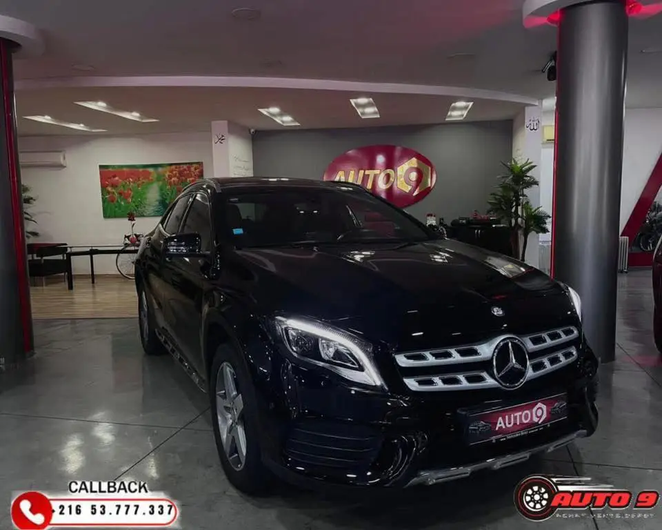 Photo de la Mercedes-Benz C 200 AMG Line chez Auto 9